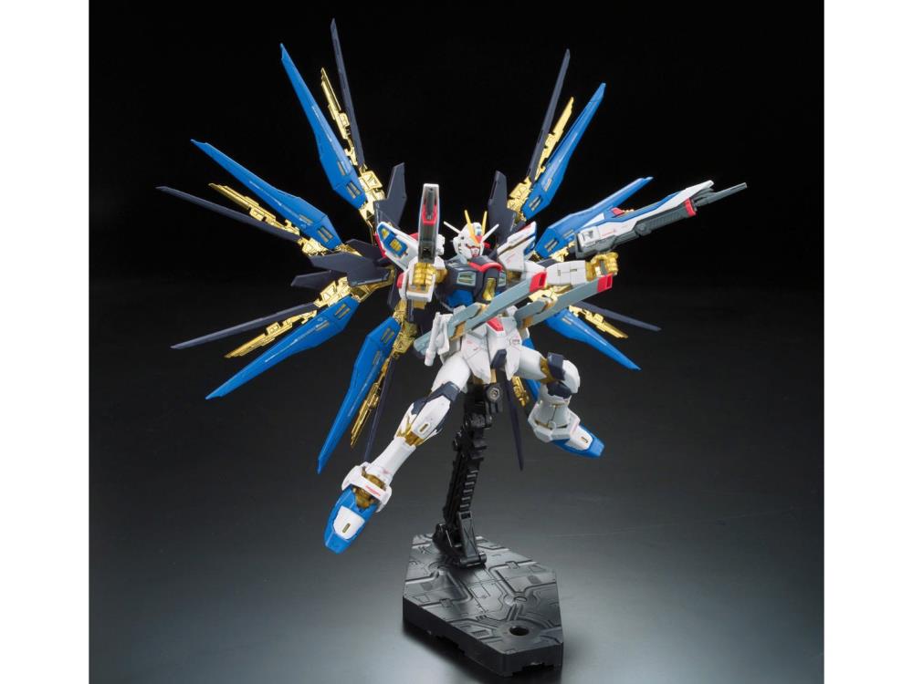 Mobile Suit Gundam SEED Destiny RG Strike Freedom Gundam 1/144 Scale Model Kit