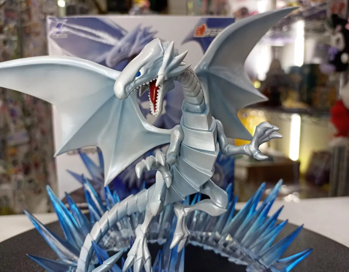 Yu-Gi-Oh! Duel Monsters Blue-Eyes White Dragon Figure 2