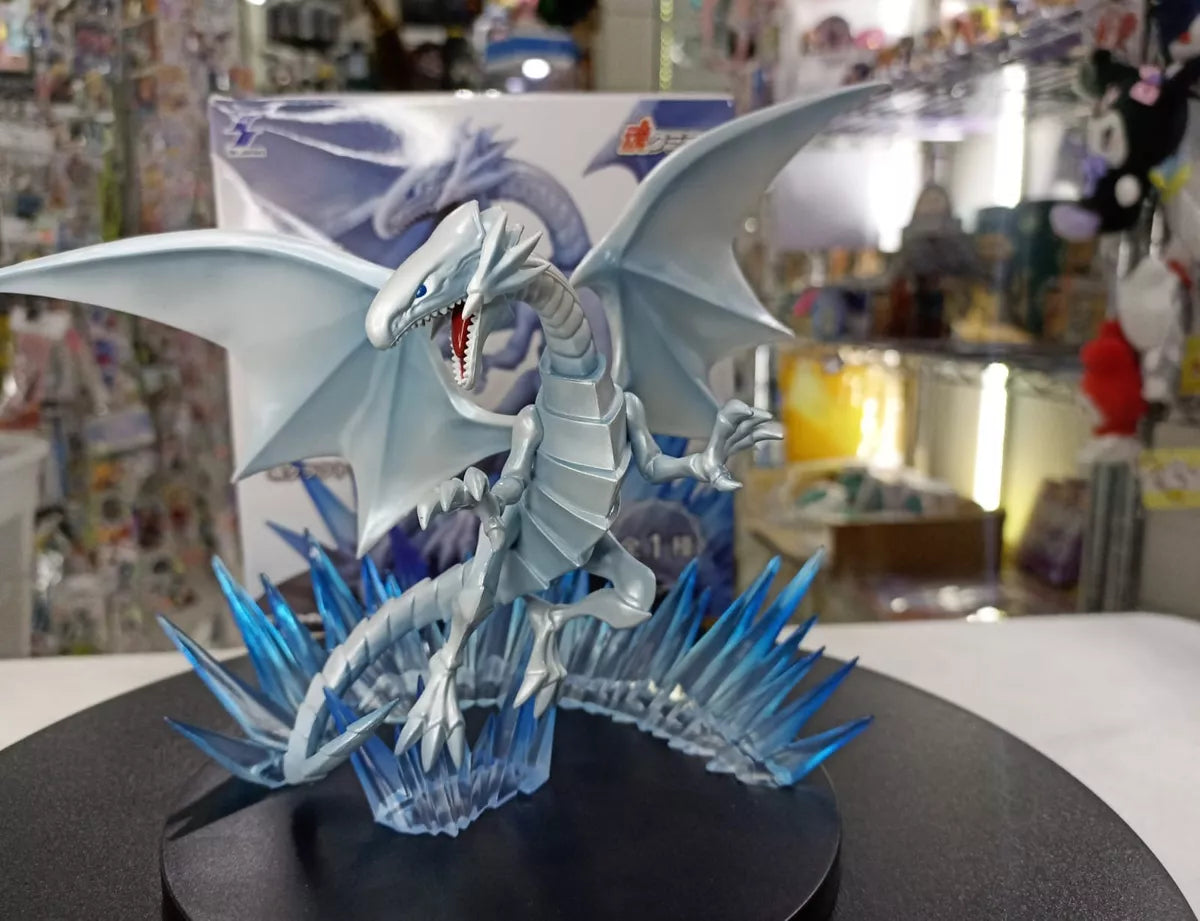 Yu-Gi-Oh! Duel Monsters Blue-Eyes White Dragon Figure 2